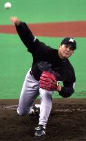 Kuroki comes on strong for win in Pacific League opener